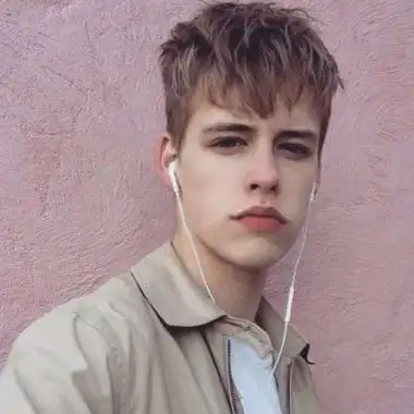 6686体育app铜牌作者Lilah