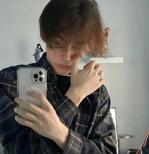 6686体育app官方作者Lloyd