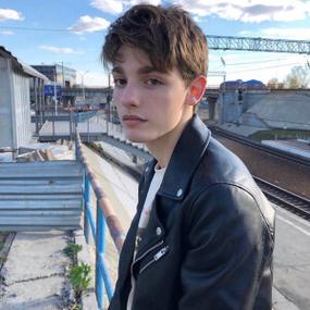 6686体育app初级作者Logan