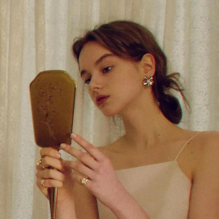 6686体育app铁牌作者风住尘香花