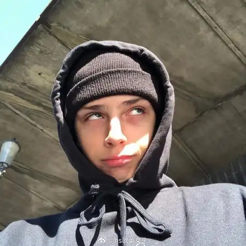 6686体育app铁牌作者长青诗