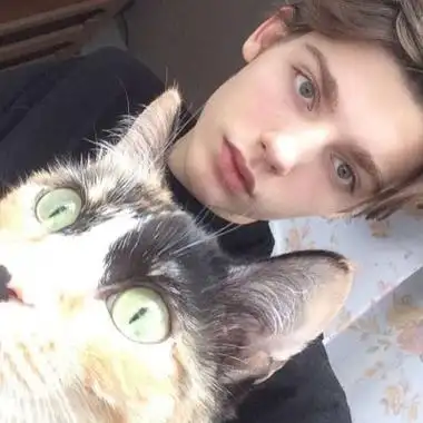 6686体育app铁牌作者Olivia